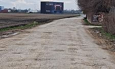 Batalionów Chłopskich do pilnej budowy. "Bardzo dużo samochodów tymi dołami jeździ"