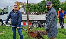 Kasztanowce i jabłonie od dewelopera. "Niech park będzie parkiem"