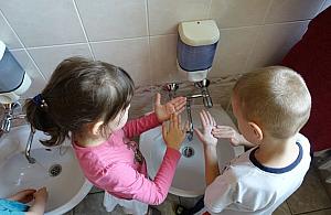 Problemy z mydłem w przedszkolach