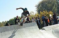 Zadaszony skatepark z parkiem trampolin na Bemowie? Jest szansa!