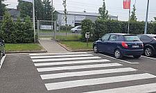 Mieszkańcy: "Brakuje przejścia dla pieszych przy Selgrosie"