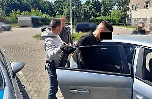 Powybijał szyby w warsztacie przy Modlińskiej. Nie zakończył na zwyzywaniu policjantów...