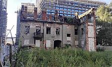 Niszczejąca zabytkowa kamienica kontra urzędowe przepychanki