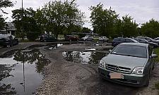 Błoto i miejsca parkingowe do likwidacji. Drzewa i krzewy mają wystarczyć