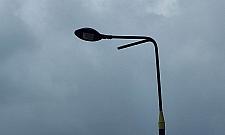 Smutne kikuty straszą na Górczewskiej