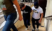 Policja zatrzymała pseudokibiców. Atakowali obok stadionu Polonii