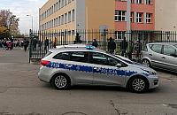 14-latek z maczetą zranił kolegę na boisku szkolnym na Woli