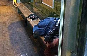 15-latka upita do nieprzytomności. "Spała na przystanku"