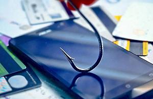 Nerwowo rozglądał się stojąc przy bankomacie. Oszust "na Blika" wpadł na Bemowie