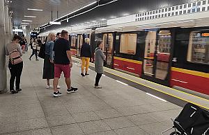 Smród na stacjach metra. Czy popełniono błędy podczas budowy?