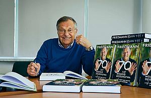 Spotkanie ze Stefanem Friedmannem w bibliotece przy Koszykowej