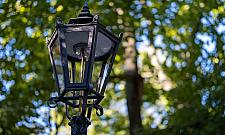 Na Starych Powązkach zainstalowano repliki XIX-wiecznych latarni