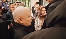 Jarosław Kaczyński odesłany na koniec kolejki. Żoliborzanie chcą przybić piątkę