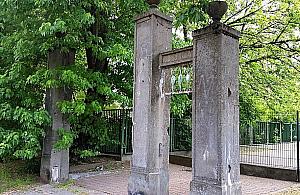 Sypie się brama Strzeleckich. Nie ma mocnych na biurokrację?