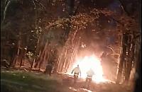 Pożar samochodu w Choszczówce. W każdej chwili groziło eksplozją