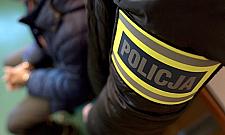 Brutalny napad na Bródnie. Upatrzyli go w autobusie, zaatakowali i okradli