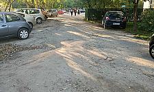 Na Bielanach jak na wsi. Latem kurz, jesienią błoto