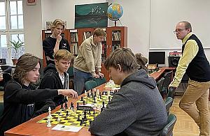 Żoliborscy licealiści rozegrali to szachowo. Kto był najlepszy?