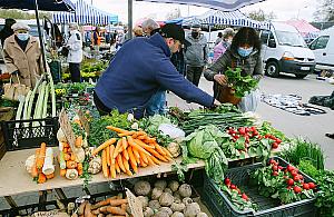 Czy na terenie po Tesco mogłoby powstać targowisko?
