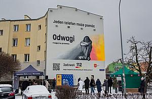 Mural antyprzemocowy na Woli ma dodawać odwagi
