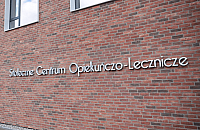 Mogli tu zbudować szkołę. Zbudowali dom opieki