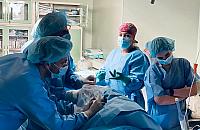 W Szpitalu Bielańskim operują serca wielkości truskawki