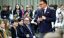 Czego marszałek Hołownia może nauczyć żoliborską młodzież?