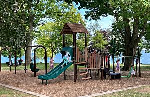 Nowy plac zabaw z miejscem do rekreacji dla dorosłych?