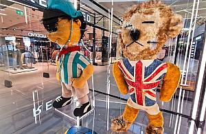 Jak wyglądały najstarsze piłki i pierwsze korki? Piłkarski świat w Galerii Północnej