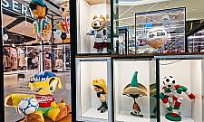 Jak wyglądały najstarsze piłki i pierwsze korki? Piłkarski świat w Galerii Północnej