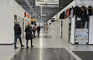 Sklepy na Marywilskiej wciąż zamknięte. Zarząd chce kompromisu