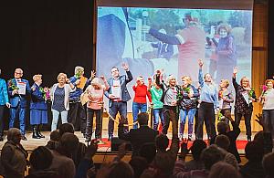 "Dzielnica, która ciągle mnie zachwyca". Seniorzy nagrali teledysk o Bemowie