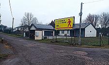 Mieszkańcy czekają na chodnik. "Jak długo można słuchać, że nie ma pieniędzy?"