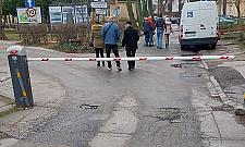 Przy Szpitalu Wolskim dziura na dziurze. Pacjenci czekają na remont