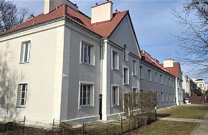 Przedwojenny dom jak malowany. Bielany odzyskują blask