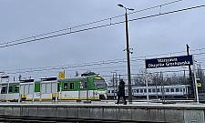 Na linii otwockiej praca wre. Budują przejścia podziemne i kładki