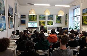 Gawędy varsavianistki i warsztaty dla seniorów. Propozycje biblioteki