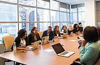 Sztuczna inteligencja pisze o Żoliborzu. Prezydent Warszawy jest czarnoskóry?