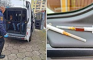 Rozłożyli heroinę na schodach. Mieszkańcy wezwali pomoc