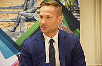 Przemysław Cichocki odpowiada: "Nigdy nie uczestniczyłem w handlu dyplomami"