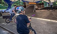 Ogromny zadaszony skatepark z parkiem trampolin na Bemowie?