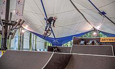 Ogromny zadaszony skatepark z parkiem trampolin na Bemowie?