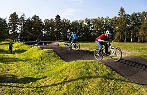Największy w Warszawie pumptrack powstanie na Kępie Potockiej?