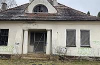 Konserwator zabytków stracił cierpliwość. Willa oficerska do remontu