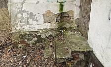 Konserwator zabytków stracił cierpliwość. Willa oficerska do remontu