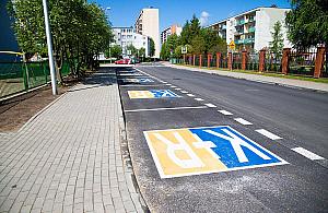 Chcą dowozić dzieci do szkoły. Brakuje miejsc, sypią się mandaty