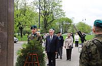 Upamiętnili wyzwolenie ponad 1700 Polek. Uroczystości na placu Inwalidów