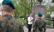 Upamiętnili wyzwolenie ponad 1700 Polek. Uroczystości na placu Inwalidów