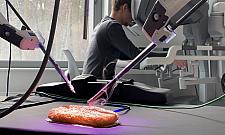 Szpital Bielański ma nowego robota. Przyleciał z daleka, kosztował miliony