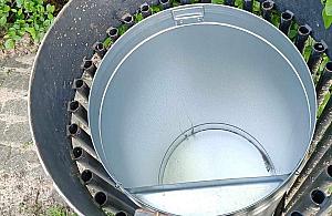 Nowe wkłady do koszy w żoliborskich parkach. Małe a cieszy